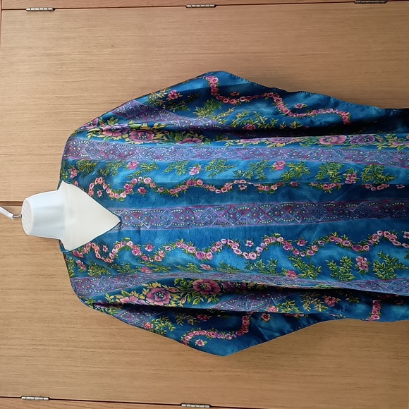 Winlar One Size Fits Most Royal Blue Floral Kaftan (Caftan) - Picture 2 of 10